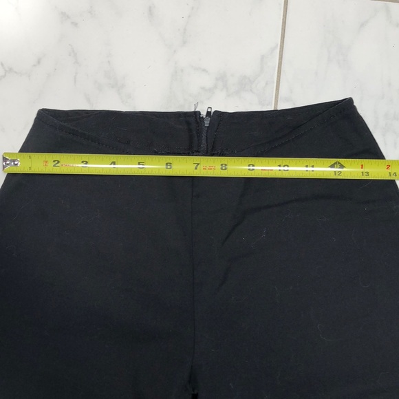 Fire Capri Pants 🔥 - Picture 4 of 4